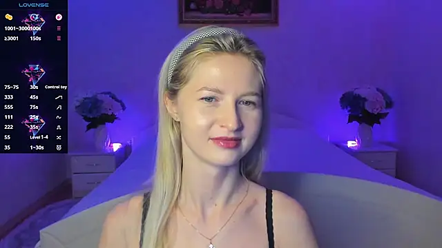 Julie_Blaze's cam snapshot