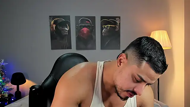 ApoloMakris's cam snapshot