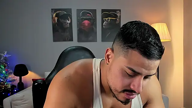 ApoloMakris's cam snapshot