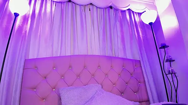 lola_cook's cam snapshot