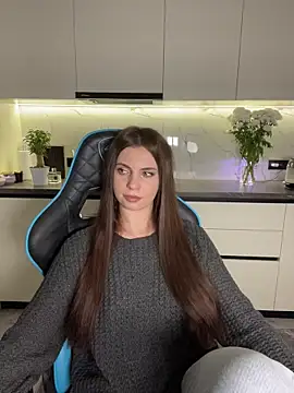 CurlyLara's cam snapshot