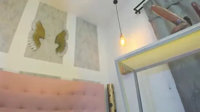 zhamira_21's cam snapshot