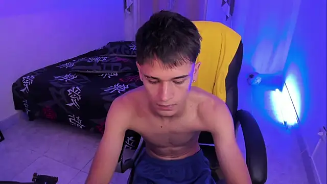 Aron_Boyy's cam snapshot