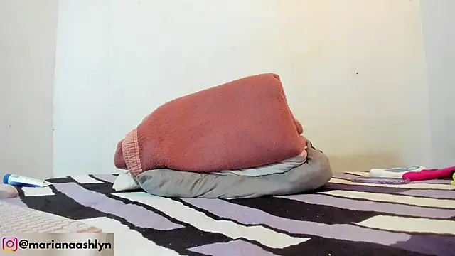 Melaniegirl17's cam snapshot