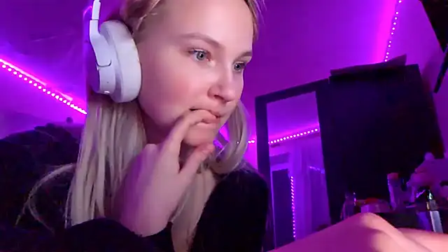 KarinRobertson's cam snapshot