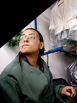 bri_ali's cam snapshot