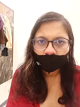 Mahira_sharma01's cam snapshot