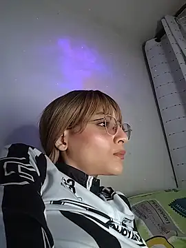 Dani-peggin's cam snapshot