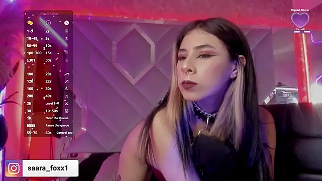 Sara_Foxx1's cam snapshot