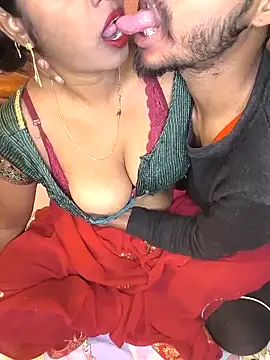 Kissing_Couple's cam snapshot