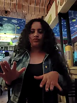 Yaya_watson's cam snapshot