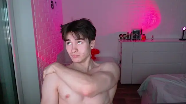 MarkusDean live sex cam