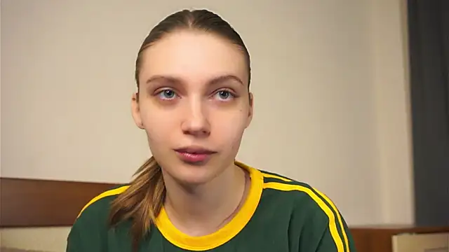 RoslynArcuo's cam snapshot