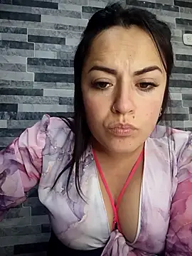 Lesly_10-'s cam snapshot