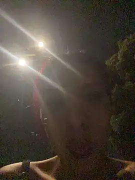 Emilyy-18's cam snapshot