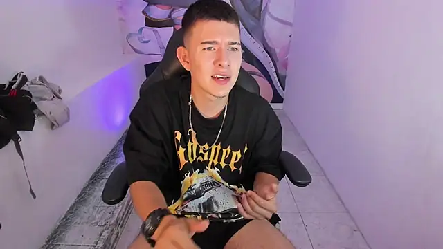 Aleck_Boy's cam snapshot