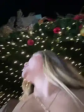 lunablossom_'s cam snapshot