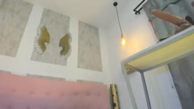 zhamira_21's cam snapshot