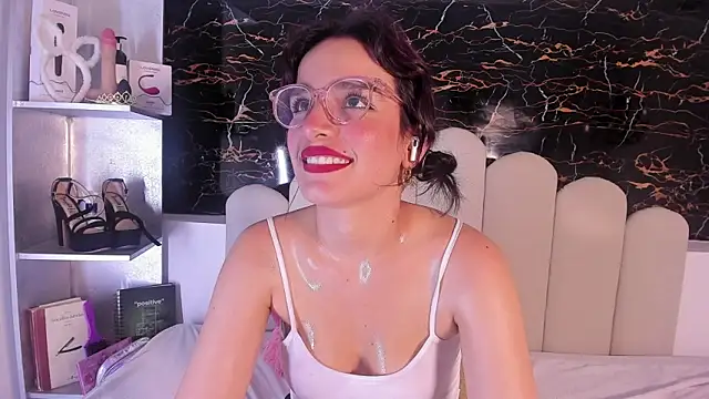 Annyrosee's cam snapshot