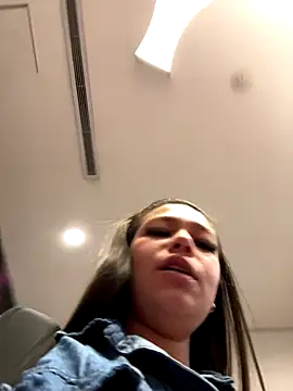 Alyshanon18 live sex cam