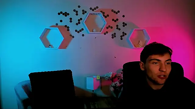 travis_wolf_'s cam snapshot