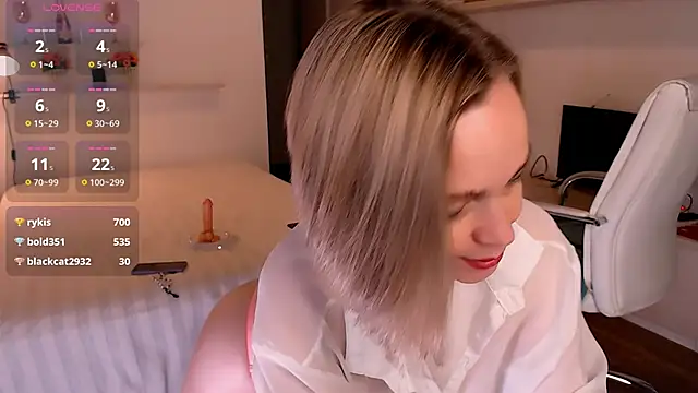 Tilly_Eliot's cam snapshot