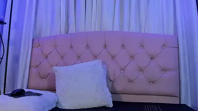 lola_cook's cam snapshot