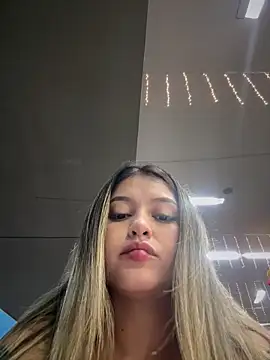 lunablossom_'s cam snapshot