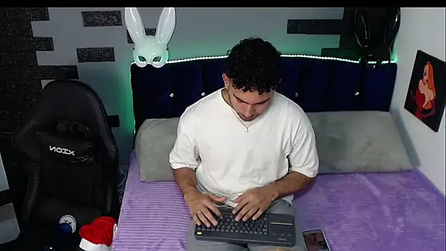 adamhairy's cam snapshot