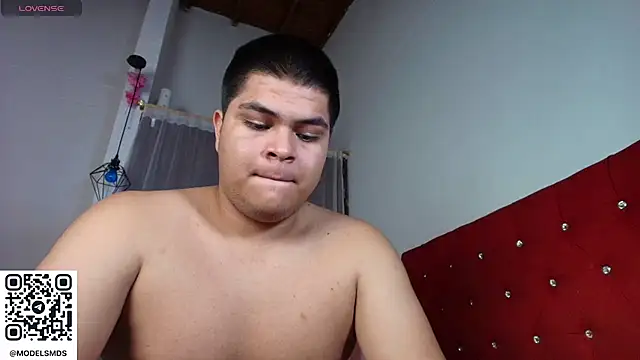 naomi_campbel_'s cam snapshot