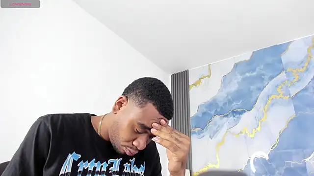 Kylieandjhonny's cam snapshot