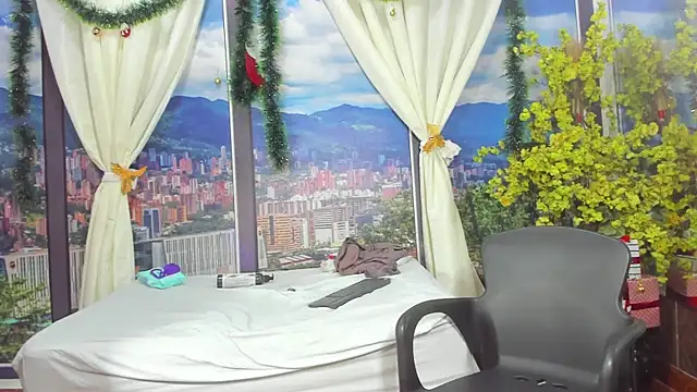 StellaAndTyler's cam snapshot