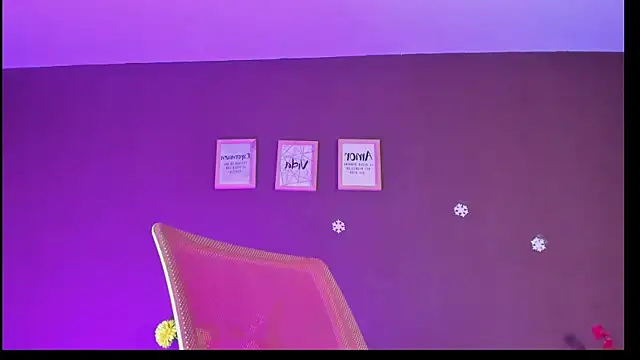 Little_Ivy's cam snapshot