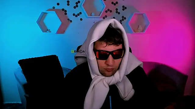 travis_wolf_'s cam snapshot