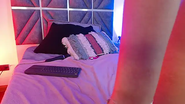 Laura_Dicardy's cam snapshot