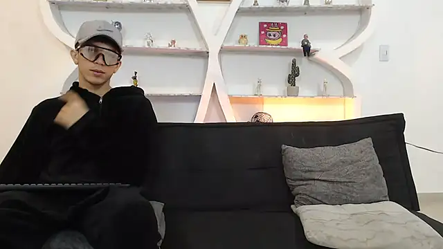 THREE_GUYS_HOT's cam snapshot