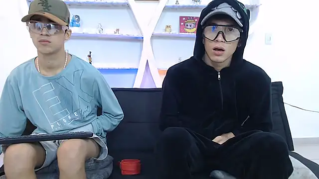 THREE_GUYS_HOT's cam snapshot