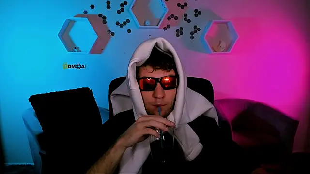 travis_wolf_'s cam snapshot