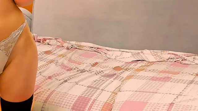 Roxee33's cam snapshot