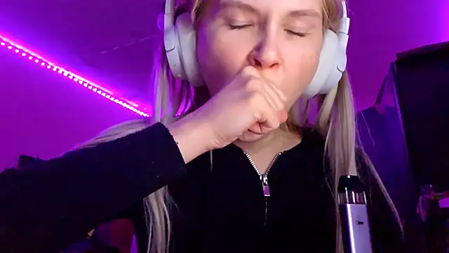 KarinRobertson live sex cam