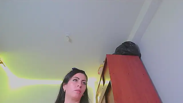 Erzsi-Moon's cam snapshot