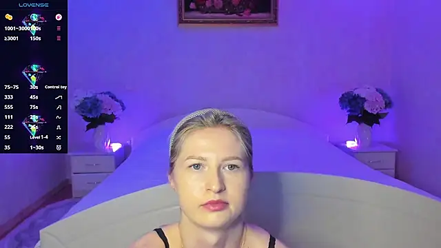 Julie_Blaze's cam snapshot