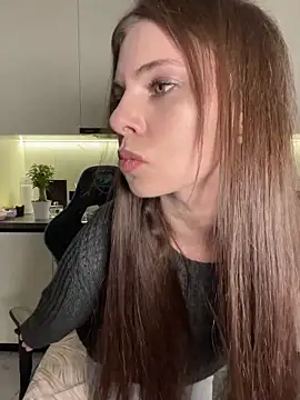 CurlyLara's cam snapshot