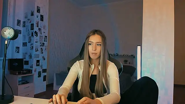 yourrdanceteacher's cam snapshot