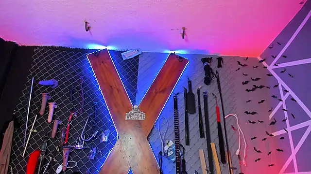 Warick_and_Aria_bdsm_'s cam snapshot