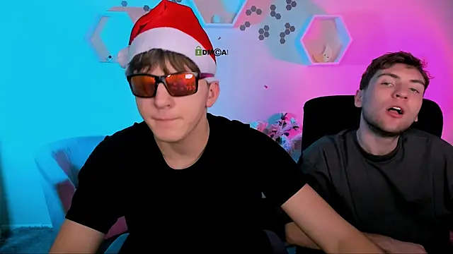 travis_wolf_'s cam snapshot