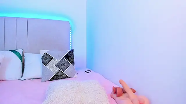 SusanSimpson16's cam snapshot