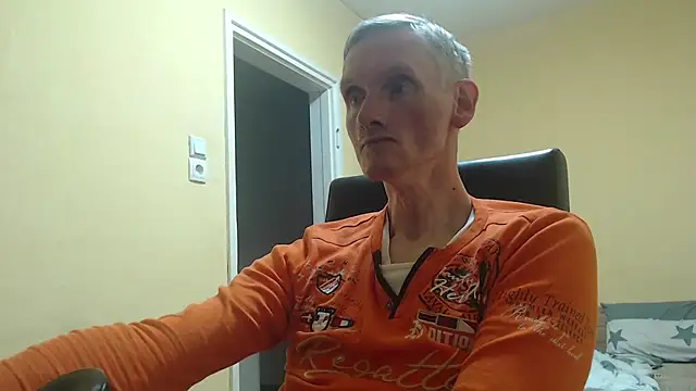 k74robert's cam snapshot