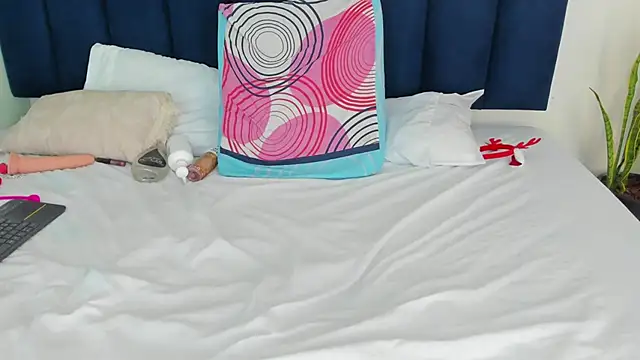 sophieturner_mg's cam snapshot