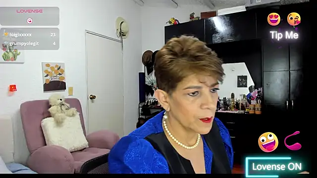 Angelina_Stone_65's cam snapshot